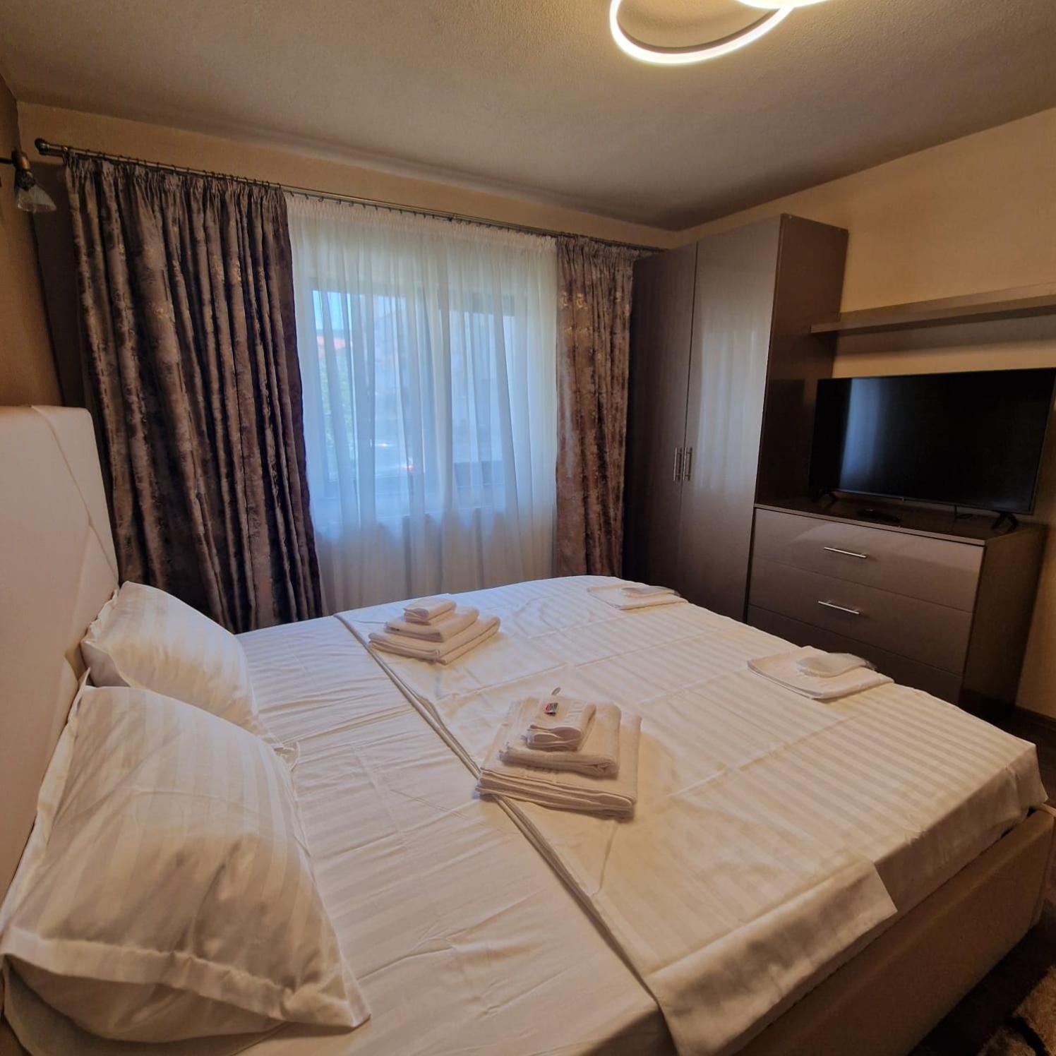 Apartament Iulius 4 Curtea de Argeş 外观 照片